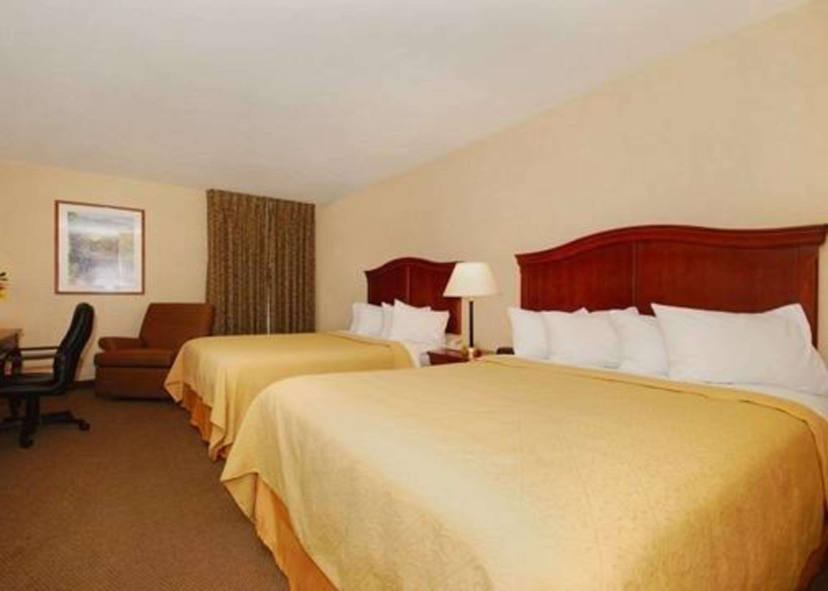 Quality Inn & Suites Danville Exteriör bild